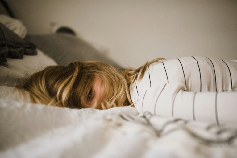 Narcissists on Dating Apps: 7 Red Flags Most People Completely Miss